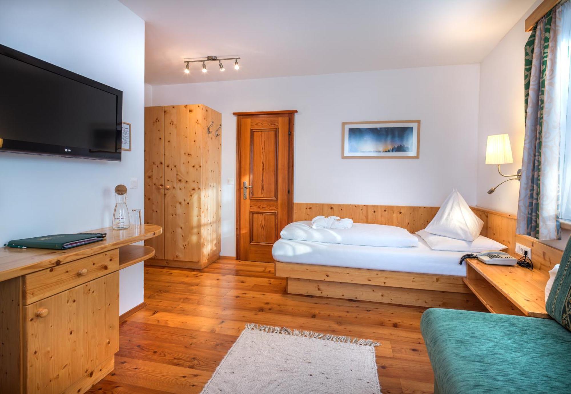 Hotel Haeuserl Im Wald Mariapfarr Exteriör bild