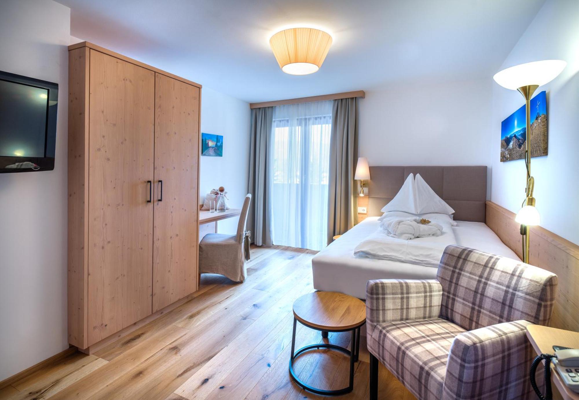 Hotel Haeuserl Im Wald Mariapfarr Exteriör bild